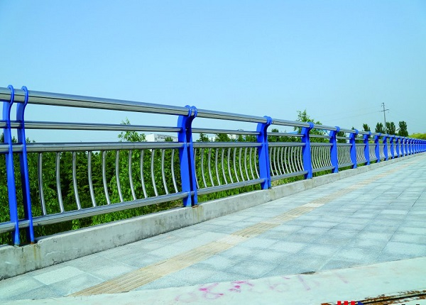 橋梁護(hù)欄加工
