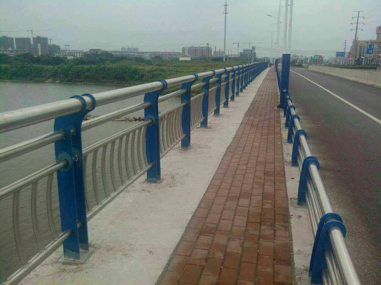 橋梁護(hù)欄廠家